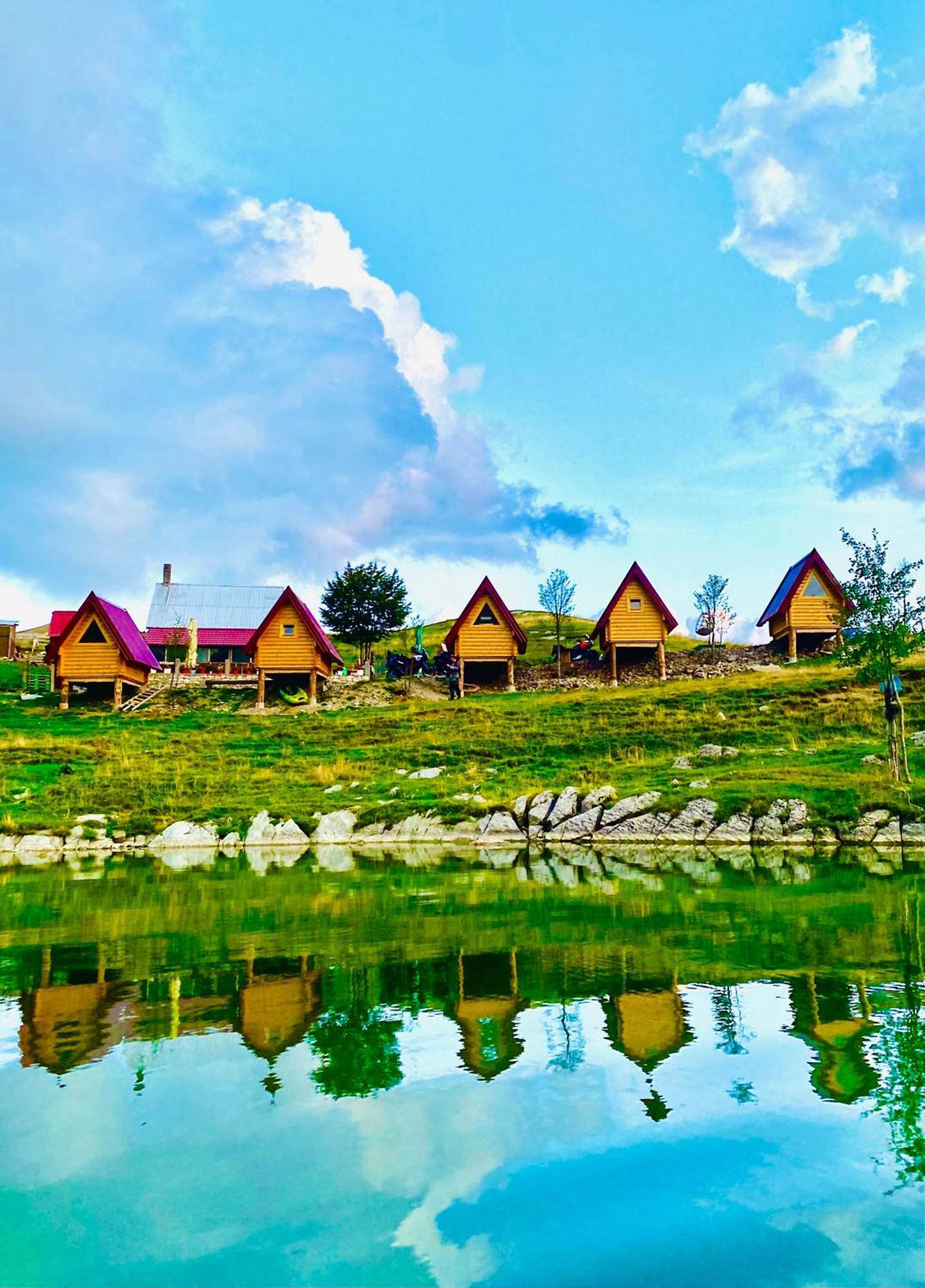 Kapetanovo Jezero Bungalov Bed and Breakfast Podgorica Exterior foto
